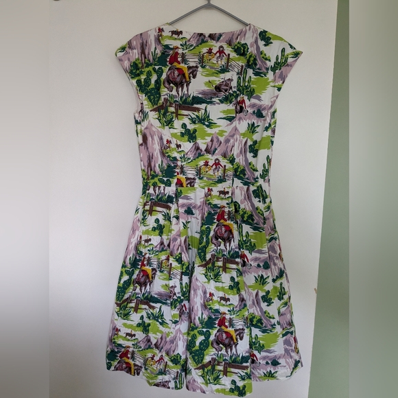 EmilyandFin Western style retro dress. - Picture 6 of 6